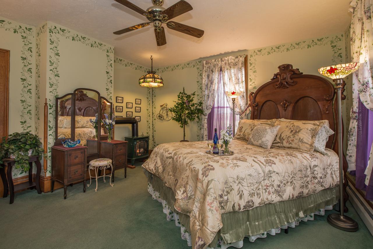 Sutherland House Victorian Bed & Breakfast 3*